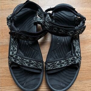 Teva Black and Gray Patterned Sandals